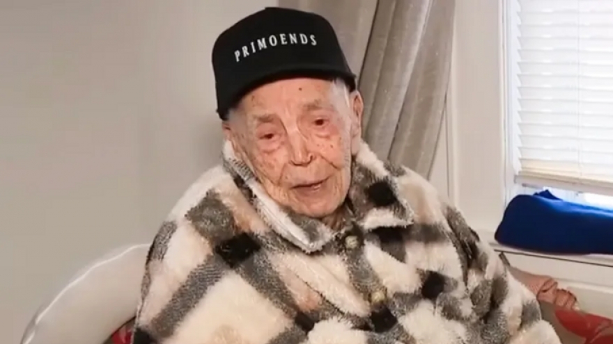 Cụ ông 112 tuổi chia sẻ bí quyết trường thọ