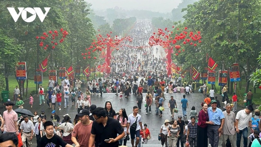 More than 60,000 pilgrims attend Hung Kings Temple Festival in first three days