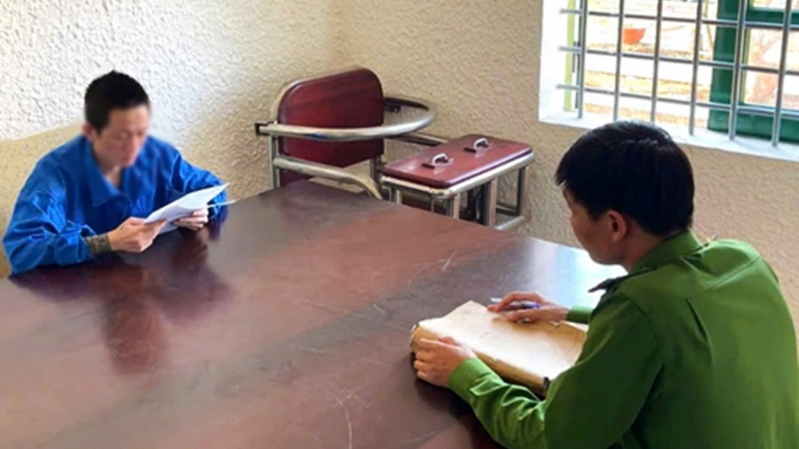 Thuê ô tô rồi mang đi cầm cố lấy tiền tiêu xài