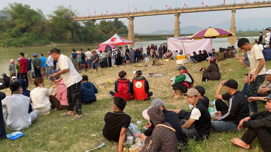 Tìm thấy thi thể người phụ nữ nghi nhảy cầu tại Nghệ An