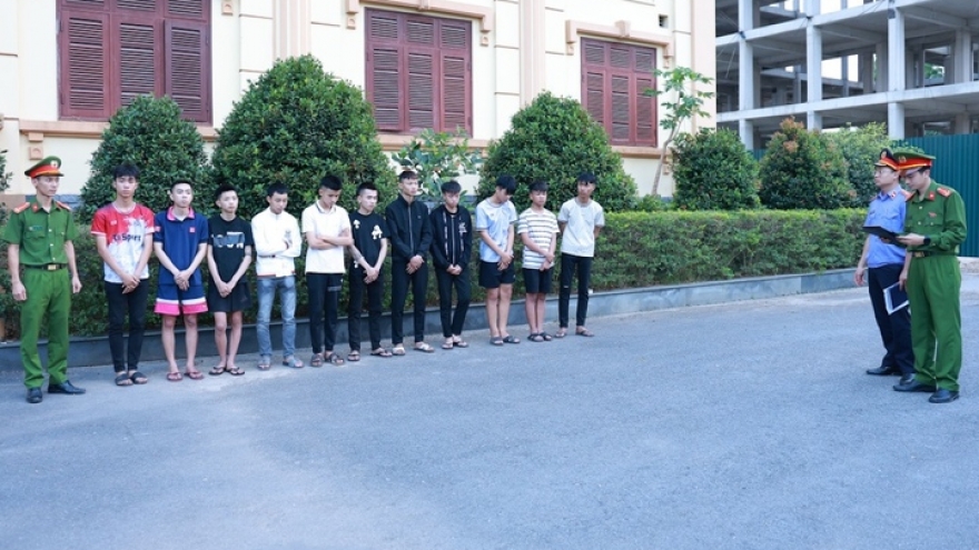 Khởi tố nhóm thanh thiếu niên mang hung khí gây rối đường phố ở Quảng Trị