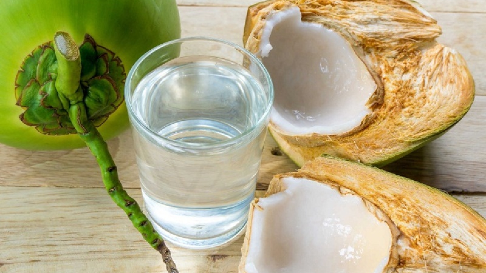 Uống nước dừa có giúp giảm tiểu buốt? Sự thật không phải ai cũng biết