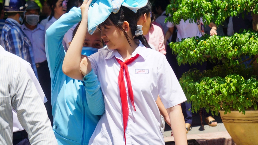 Nắng nóng cực đoan mùa thi: Làm sao bảo vệ “bộ não sĩ tử” trước khi quá muộn?