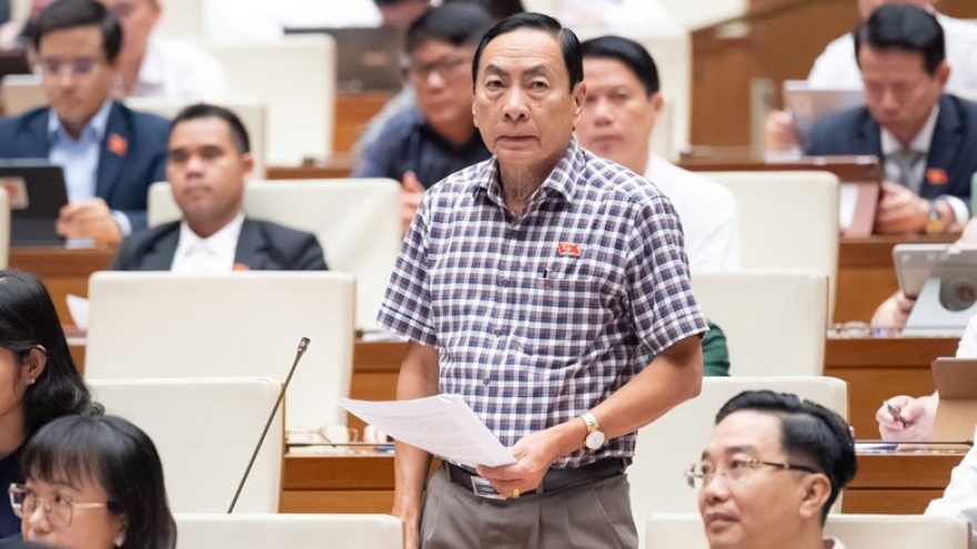 Giãn dân, di dời trụ sở để giải “bài toán” ô nhiễm Thủ đô