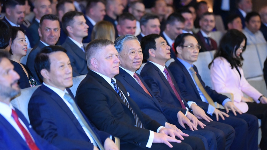 Tổng Bí thư, Chủ tịch nước Tô Lâm và Thủ tướng Slovakia thưởng thức hòa nhạc tại Hà Nội