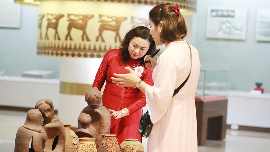 Trưng bày chuyên đề “Văn hóa thời đại Hùng Vương – Tinh hoa hội tụ”