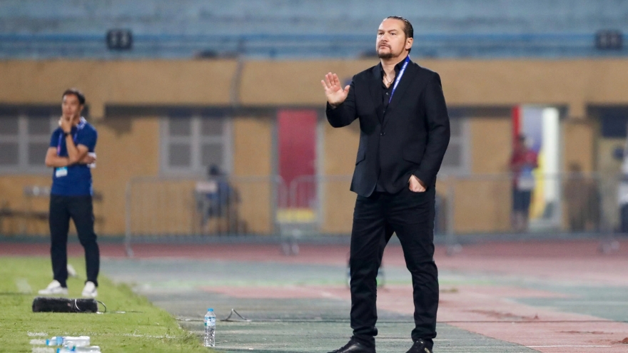 HLV Popov nhận án phạt cực nặng trước vòng 19 V-League