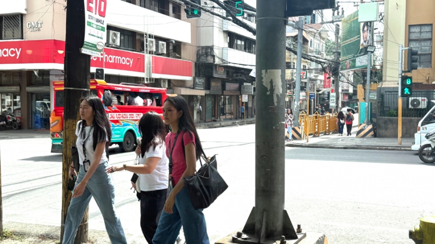 Sinlaku suy yếu thành bão cấp mạnh, di chuyển ra xa Philippines