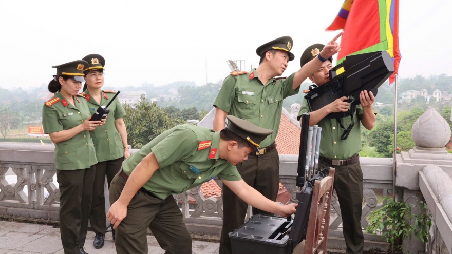 Bay flycam không phép tại Đền Hùng, du khách đối mặt mức phạt nặng