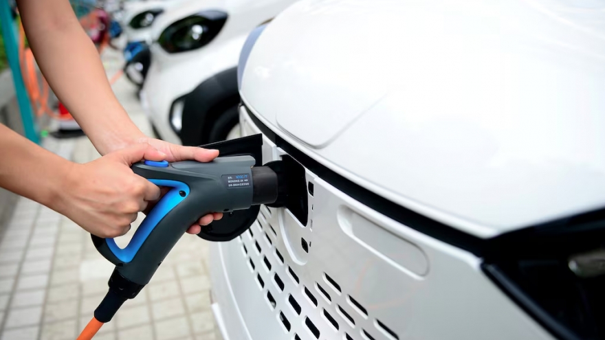 Giá nhiên liệu tăng cao, nhiều người dân Australia mua xe đạp điện