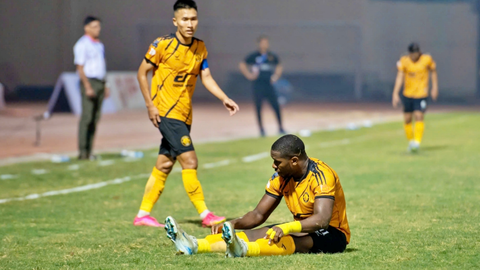 CLB Thanh Hóa phải nắm quyền tự quyết trong cuộc đua trụ hạng V-League 2025/2026