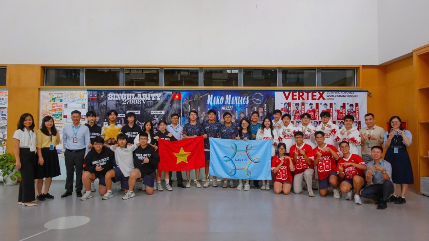 Three LSTS robotics teams to represent Vietnam at VEX World Championship