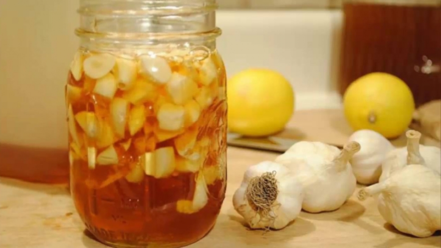 Uống rượu tỏi để lâu, coi chừng sai lầm nhiều người mắc phải