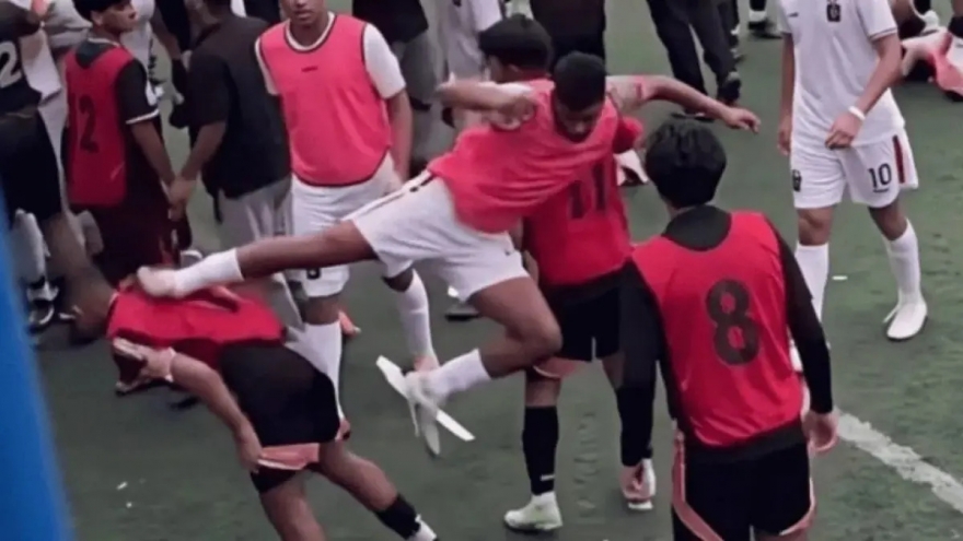 Song phi triệt hạ đối thủ, sao trẻ Indonesia bị loại khỏi đội tuyển