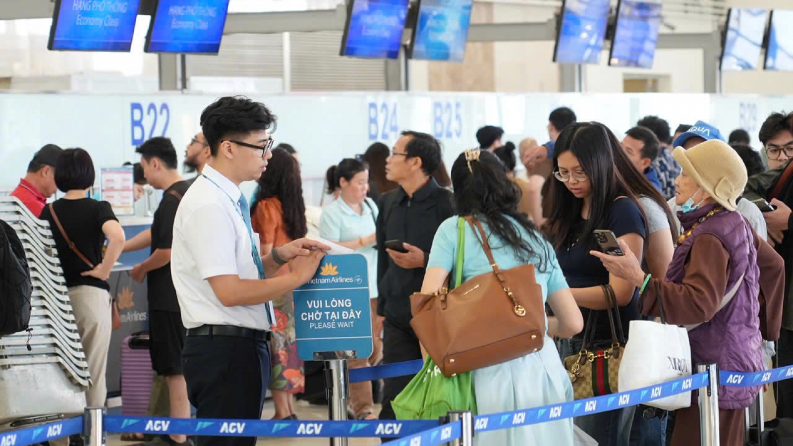 Sát kỳ nghỉ 2/9, vé máy bay “hạ nhiệt”, khách có thêm lựa chọn