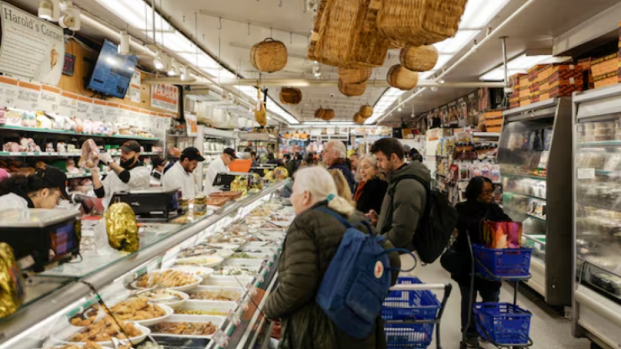 Lạm phát Mỹ tăng mạnh nhất gần trong 4 năm do giá năng lượng leo thang