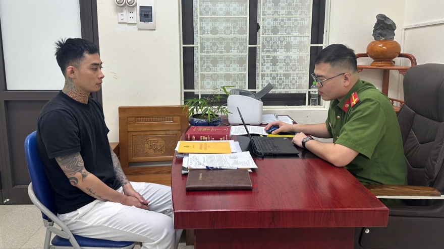 “Sơn điên” bất ngờ ra đầu thú, còn 3 đối tượng lẩn trốn