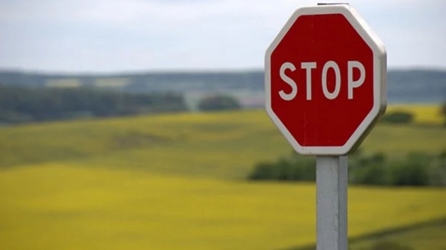 Lại nói về những cái biển STOP