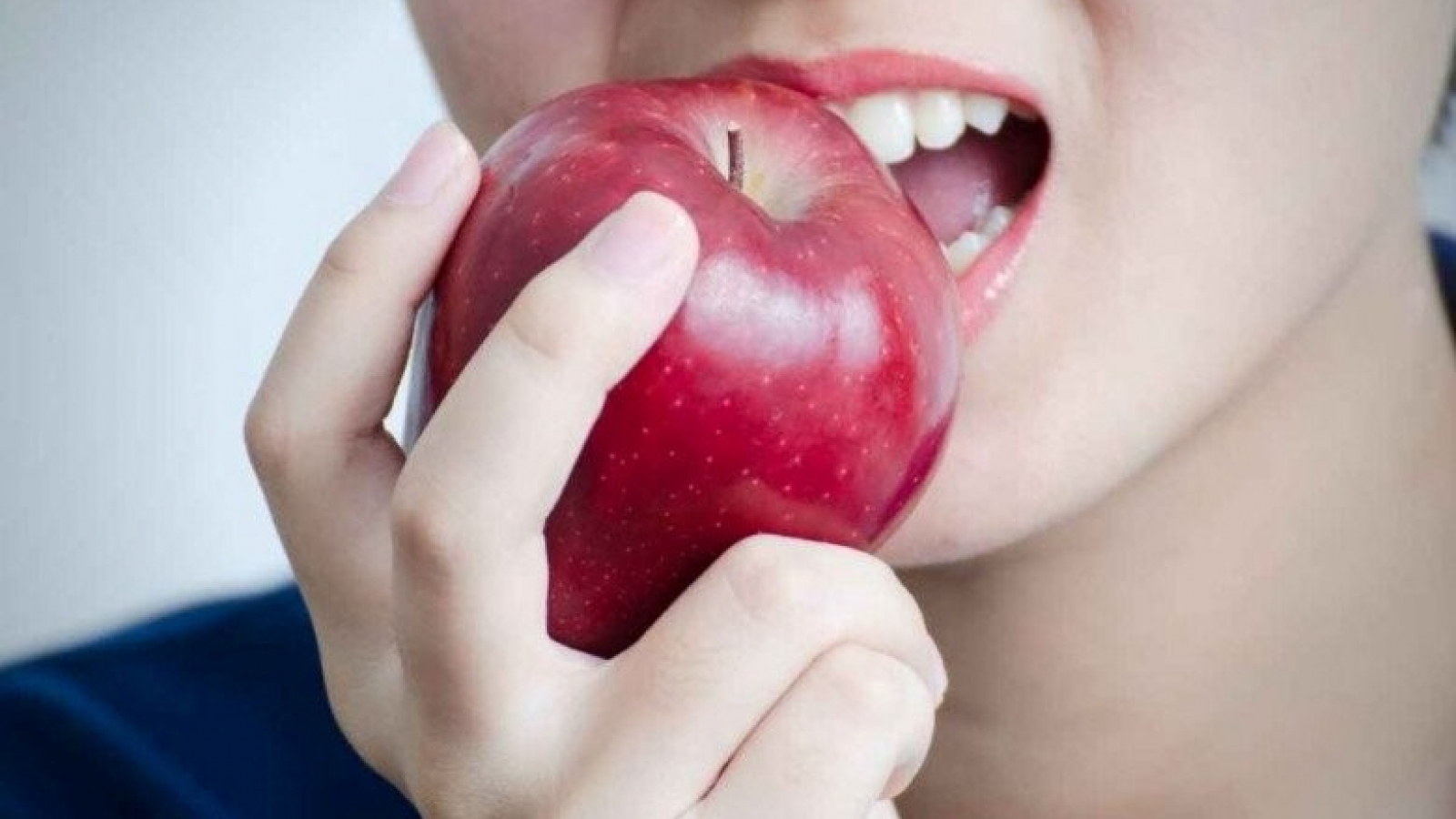 Hạt táo chứa chất cực độc, chớ dại ăn nhiều kẻo hối hận không kịp