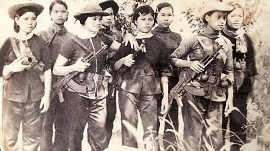 Những "Bông hồng thép" trên vùng đất lửa Thủ Dầu Một