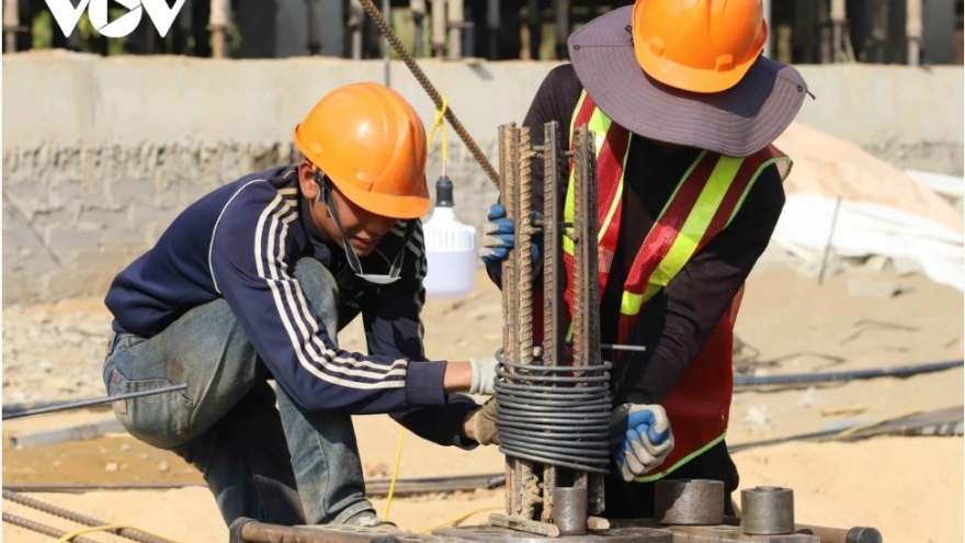 Công trình trường nội trú liên cấp Sơn La: Kỳ nghỉ lễ nhưng không nghỉ việc