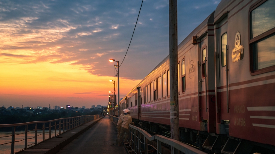 Người trẻ rời màn hình điện thoại, sống chậm qua nhiếp ảnh đường phố