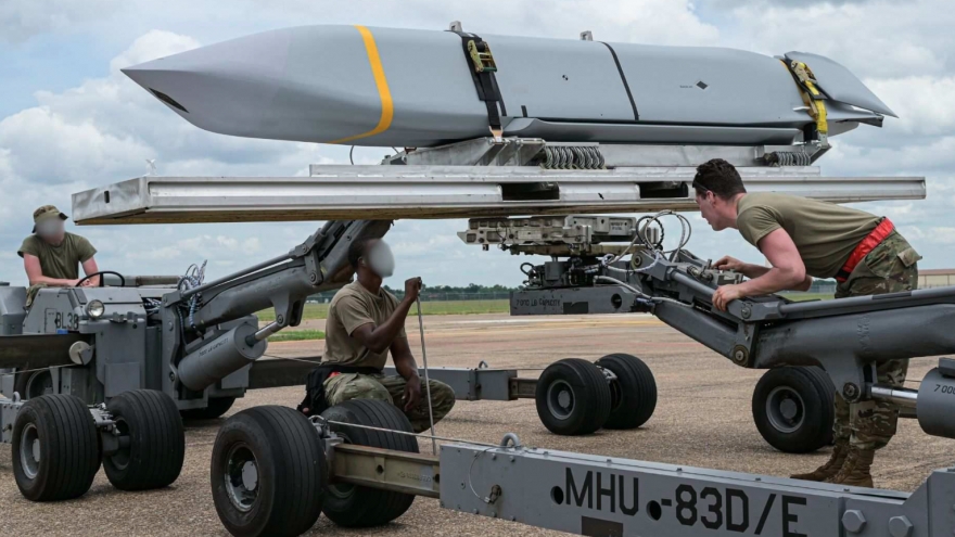 Rủi ro Mỹ phải đối mặt khi dốc cạn kho tên lửa JASSM-ER tấn công Iran