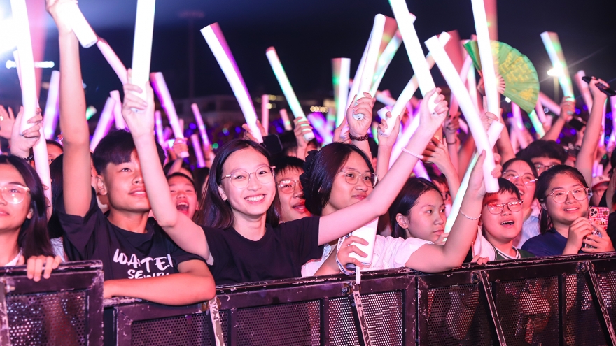 50 nghìn khán giả “cháy” hết mình trong concert “Thanh âm kỷ nguyên mới”