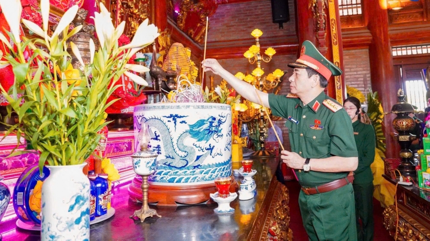 Đại tướng Phan Văn Giang dâng hương tưởng niệm 60 liệt sỹ TNXP Đại đội 915