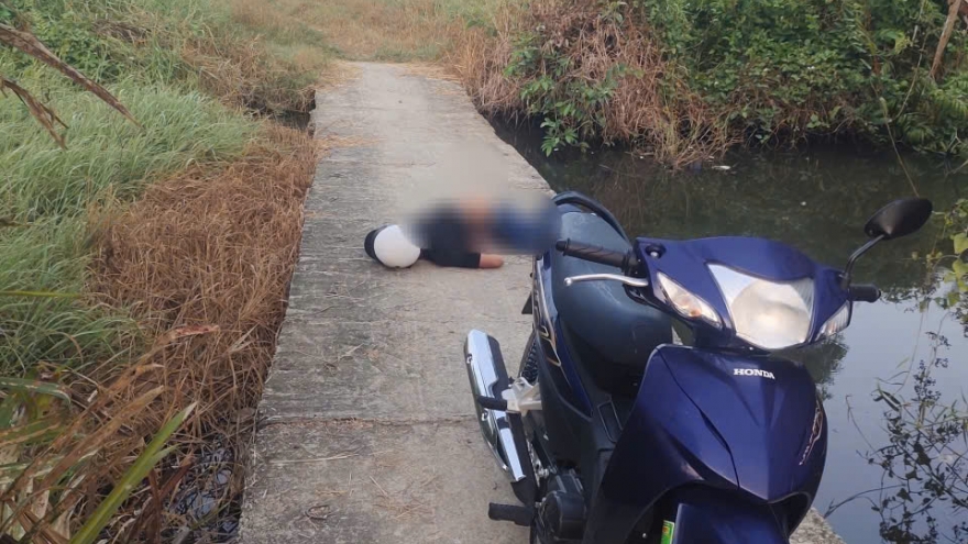 Khẩn trương làm rõ một người tử vong trên đường ở Đồng Tháp