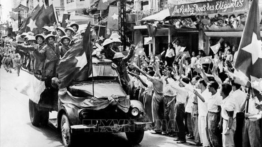 Cảm xúc tháng Mười