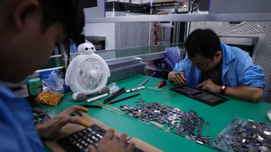 Cách một nhà máy ở Trung Quốc thích nghi với ông Trump, thuế quan và sự hỗn loạn