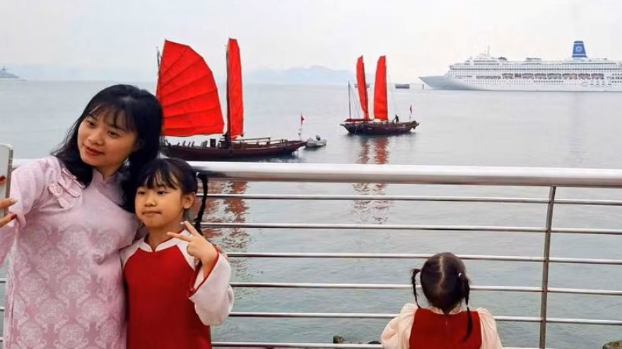 Quang Ninh launches traditional sailboat tours along Ha Long Bay