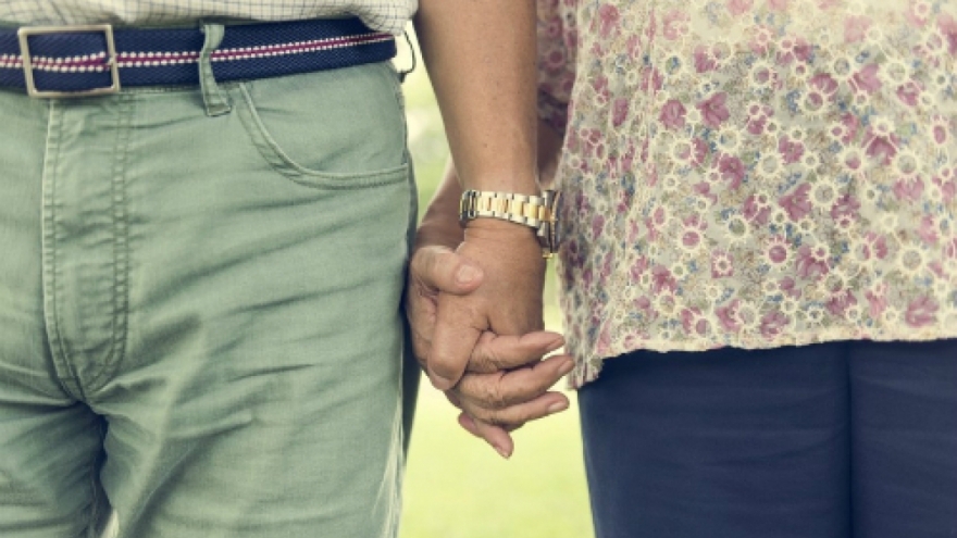 Sau 40 tuổi vẫn có thể “giữ lửa” chuyện chăn gối nếu hiểu đúng cách