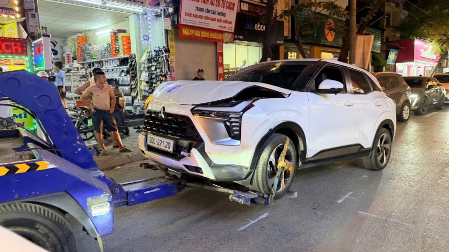 Nữ tài xế ô tô gây tai nạn liên hoàn trên phố Doãn Kế Thiện ở Hà Nội