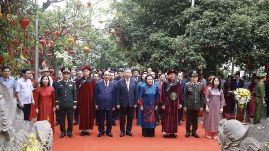 Party chief, State President To Lam pays tribute to Hung Kings