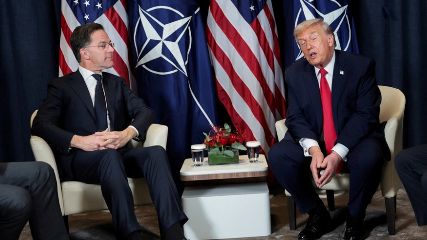 Tổng thống Trump để ngỏ khả năng rút khỏi NATO, gia tăng sức ép với đồng minh