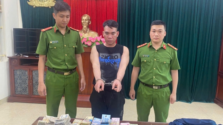 Bắt giữ đối tượng trộm tiền công đức tại Ninh Bình