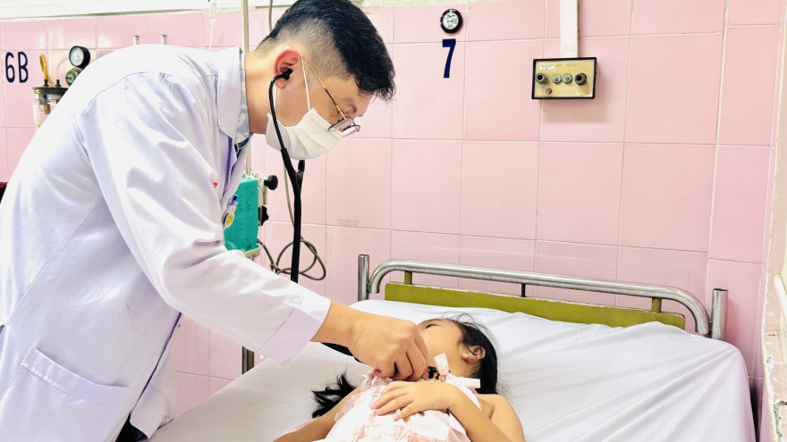 Ngưng hoạt động đơn vị cung cấp suất ăn vụ 148 học sinh nghi ngộ độc ở TP.HCM