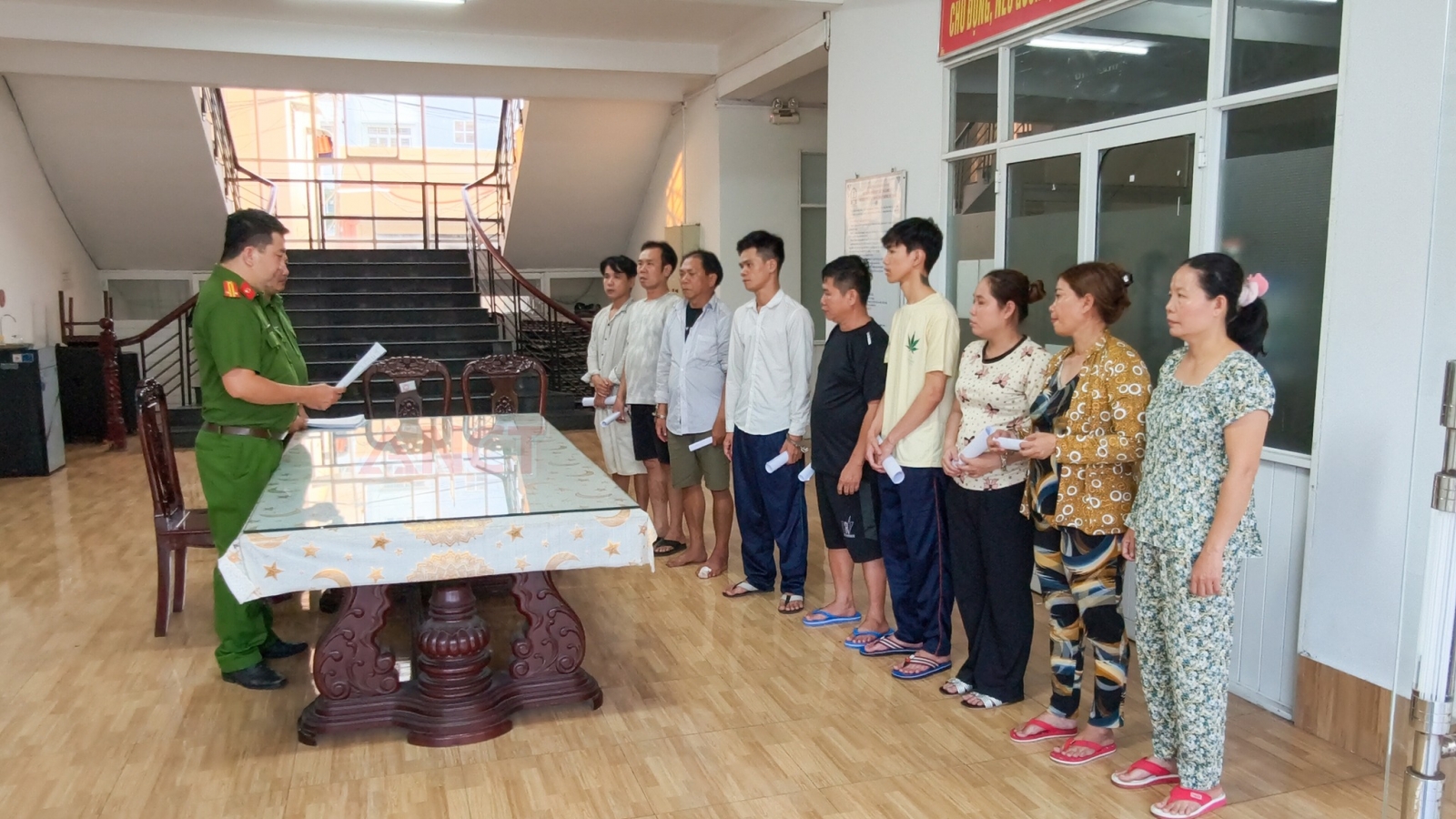 Triệt phá băng nhóm dàn cảnh chen lấn để cướp giật tại Cần Thơ