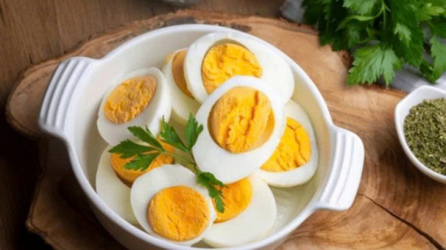 Người cao tuổi ăn trứng vào buổi sáng: 4 cải thiện rõ rệt về sức khỏe và trí não