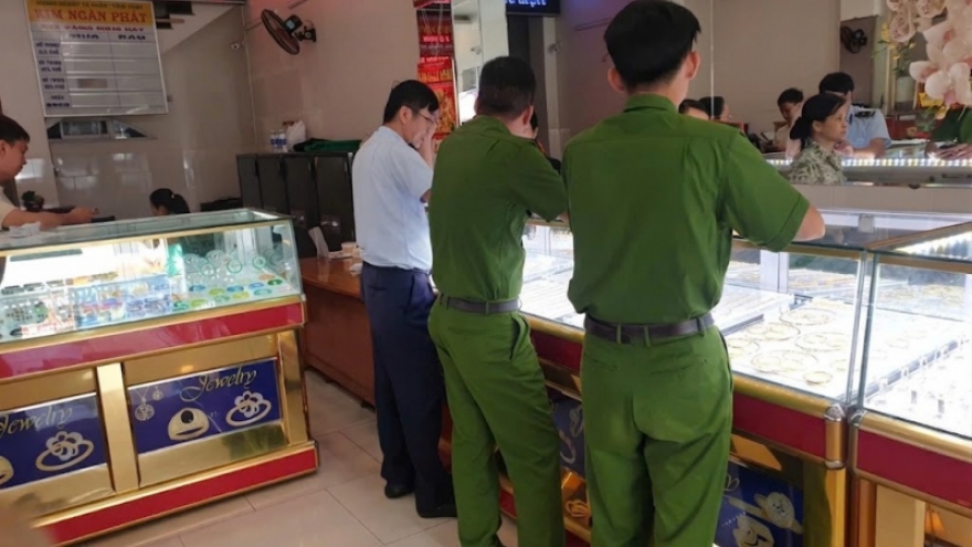 Nhiều cửa hàng kinh doanh vàng không rõ nguồn gốc bị xử phạt