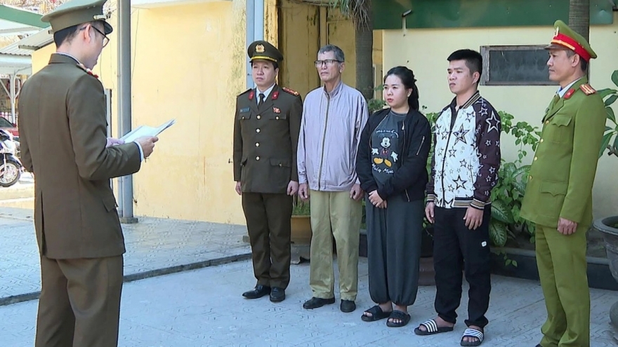 Nóng 24h ngày 17/4: Sập bẫy “vay góp ngày” trả lãi hơn 530%/năm