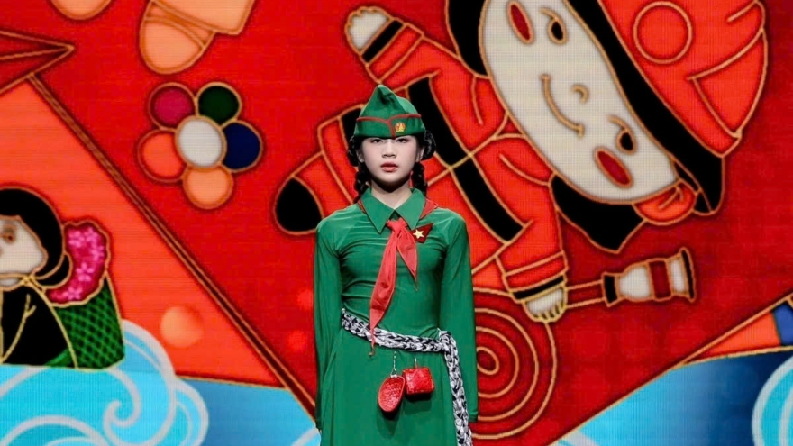 Vietnamese child models make impression on Shenzhen Fashion Week runway