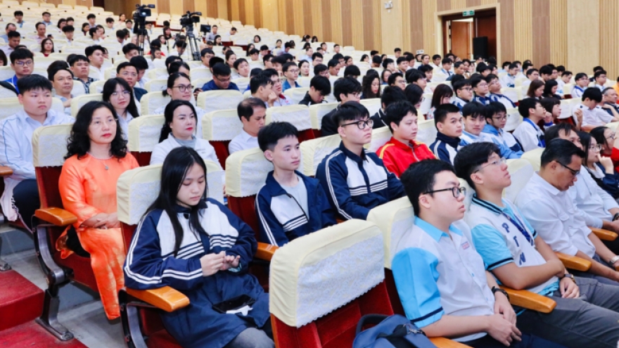 37 Vietnamese students selected for 2026 regional, international Olympiads