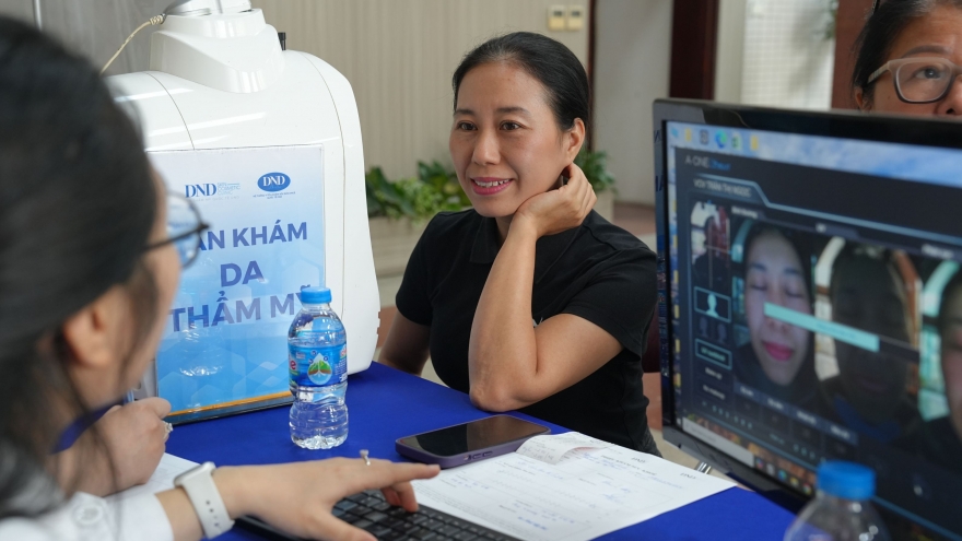 Bệnh viện Mắt Quốc tế DND khám mắt và răng hàm mặt miễn phí tại VOV