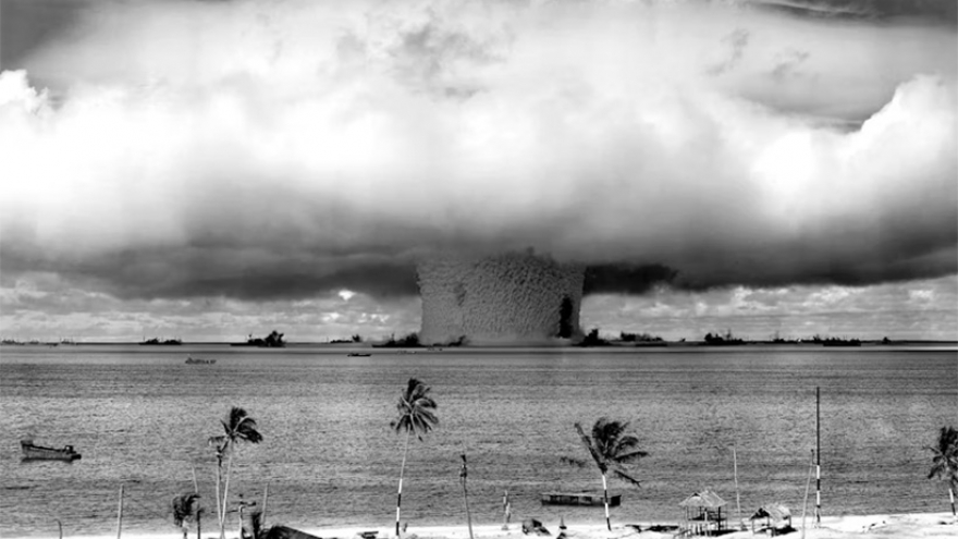 Mỹ từng tính dùng bom hạt nhân mở kênh đào né eo biển Hormuz