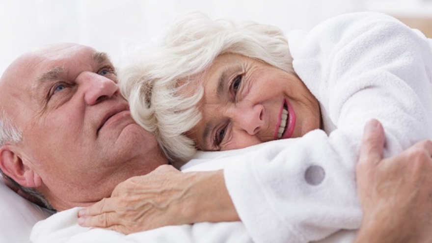 Gia đình lục đục vì cụ ông U80 vẫn thích "yêu"