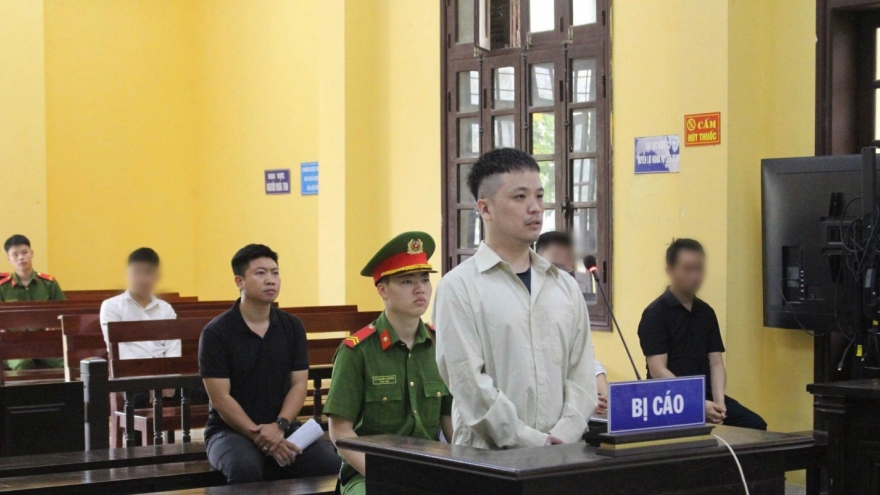 Tiktoker Lê Việt Hùng nhận 7 năm 6 tháng tù giam về tội cưỡng đoạt tài sản