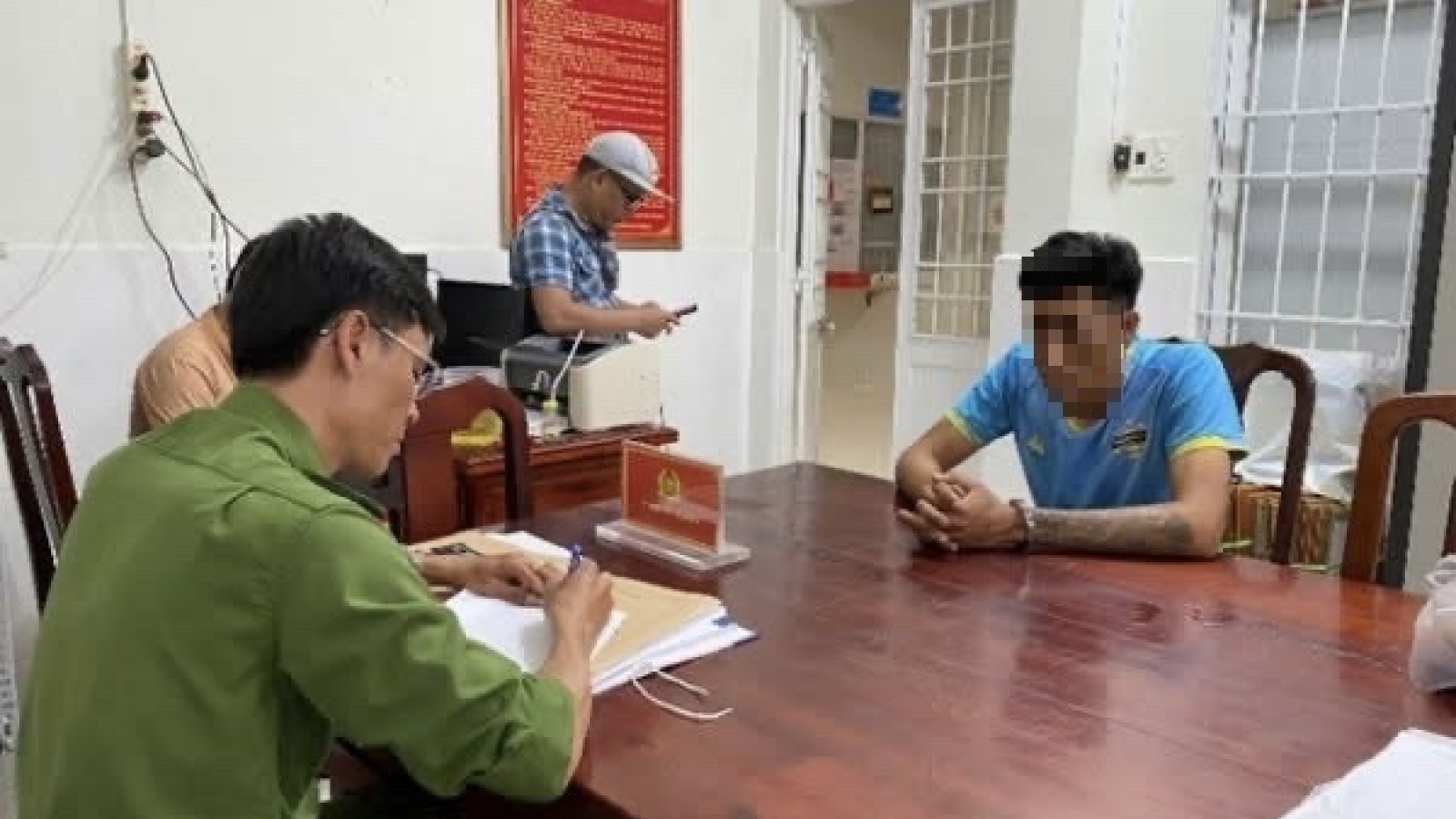 Cà Mau: Công an phường Láng Tròn khám phá nhanh vụ cướp tài sản